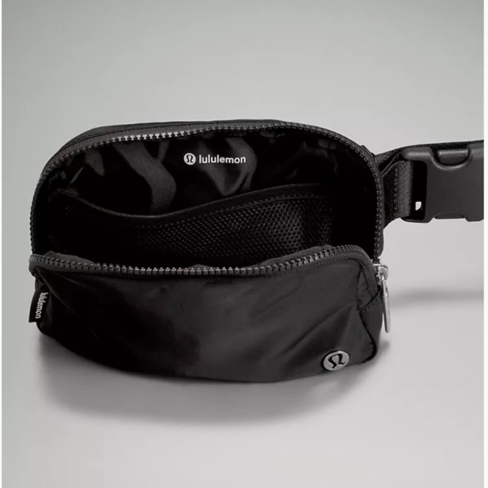 Lululemon Belt Bags x4 🍋 - Picture 4 of 13